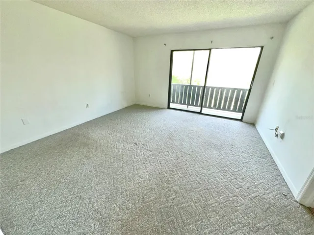 MAST -BEDROOM