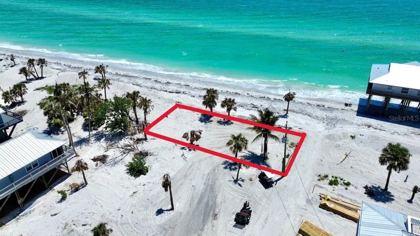 Red lines are the approximate lot lines
