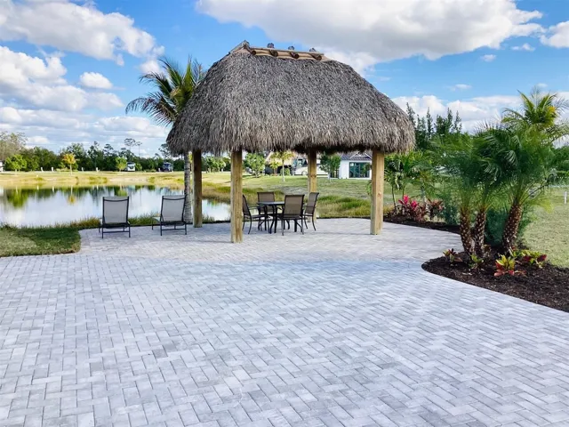 12x12 Tiki Hut with extended pavers