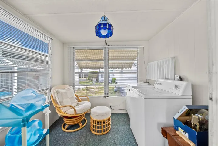 SUNROOM W/WASHER & DRYER
