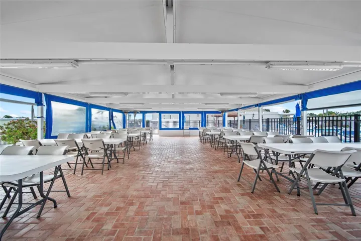 ADDITIONAL OUTSIDE SEATING
