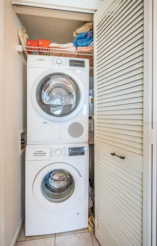stack washer and dryer