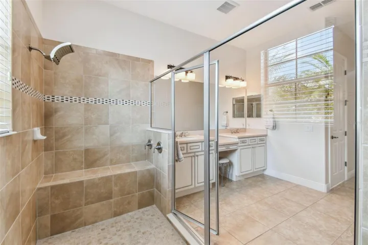 custom shower with bench seat