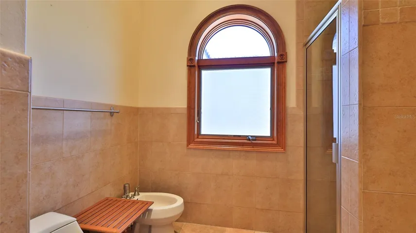 2nd Bathroom main