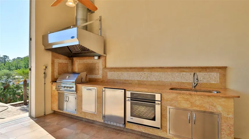 outdoor kitchen-main