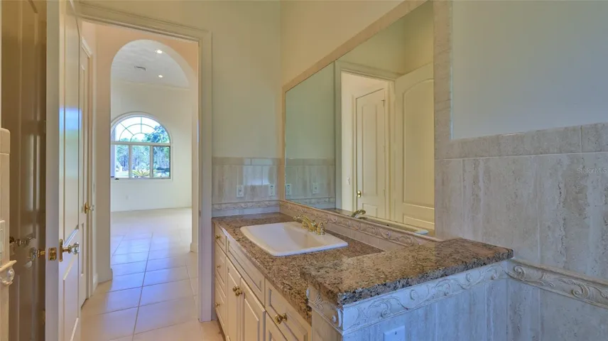 2nd Bathroom-guest