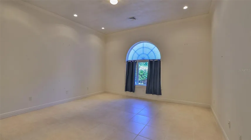 Guest Primary Bedroom