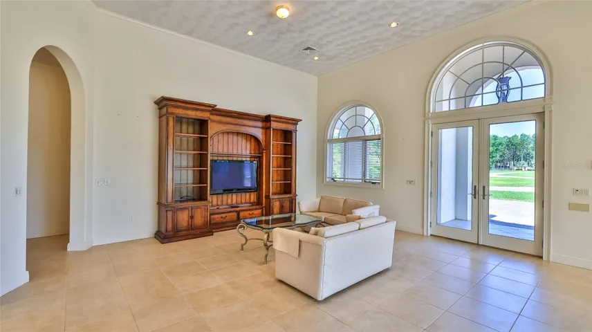 Living Room-Guest