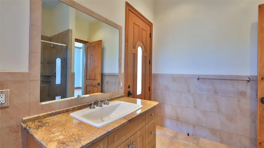 3rd Bathroom-main