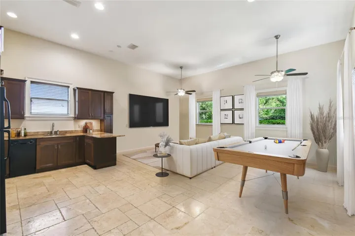 Left wing showing its kitchen, in this spacious flexible area.
