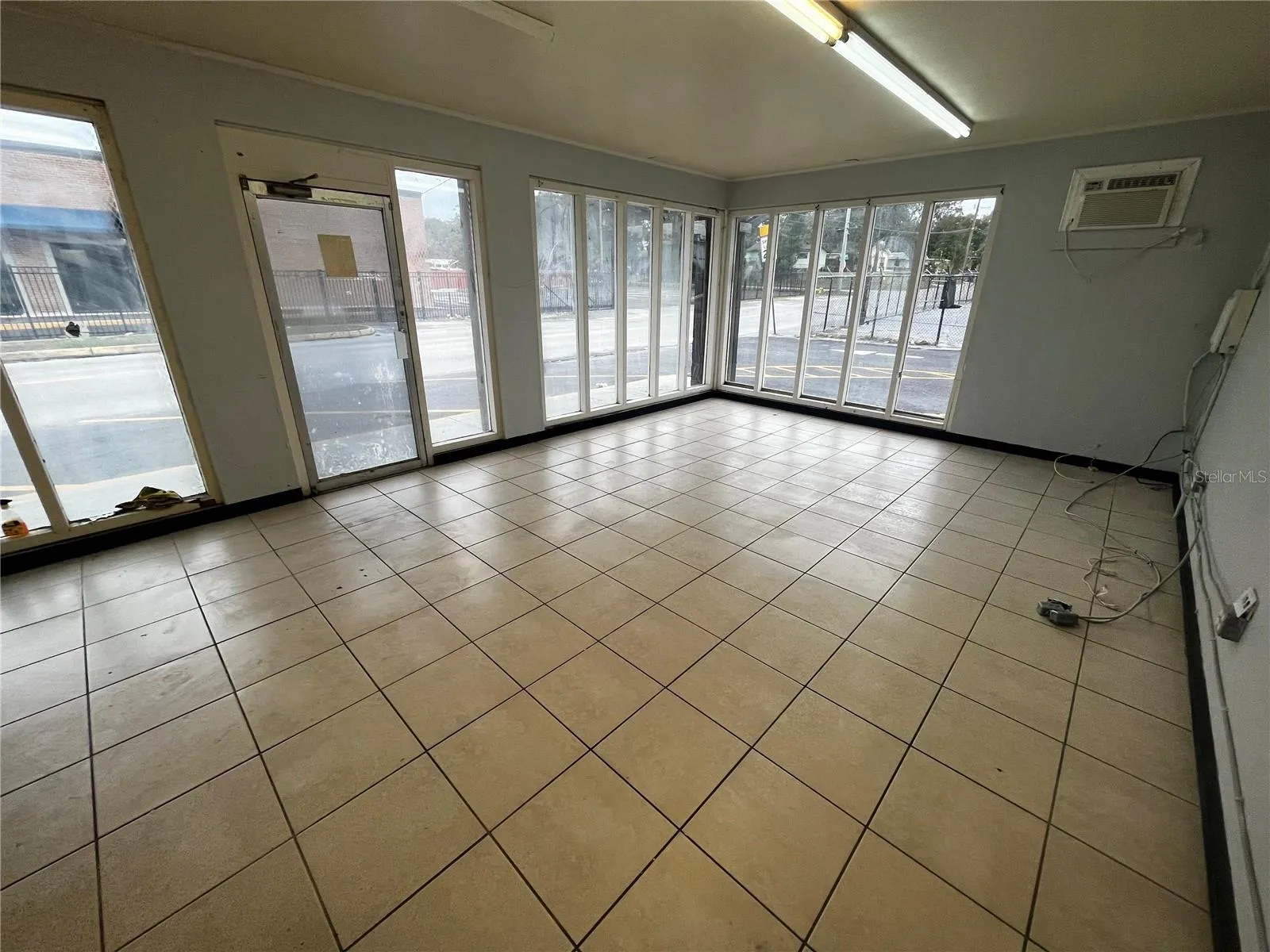 Suite 8606