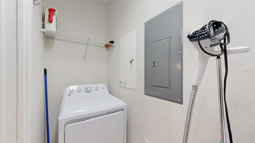 Laundry Closet - Washer