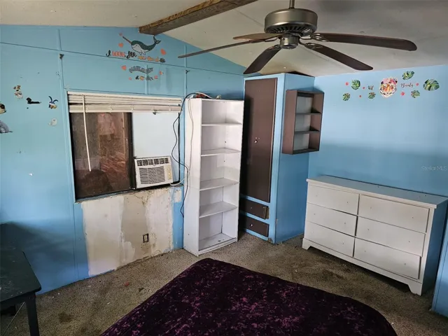 2nd bedroom closet