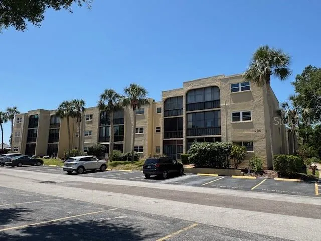 FRONT OF BUILDING 200