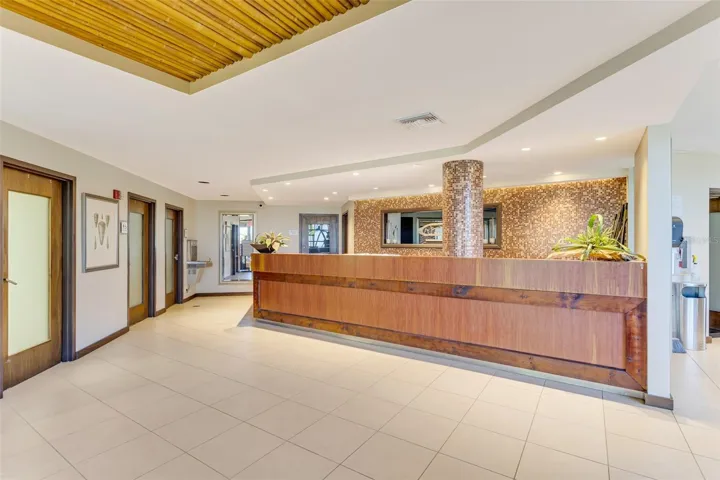 Lobby to amenities center