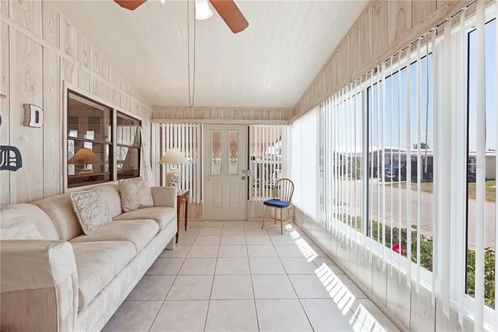 Front Lanai