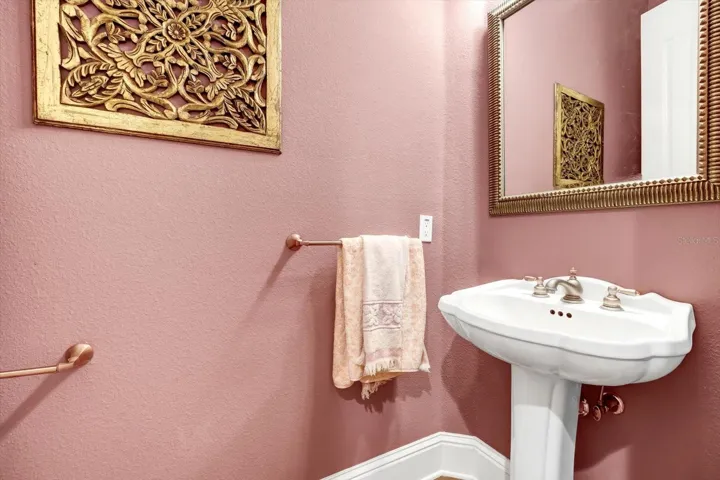 1/2 Bath