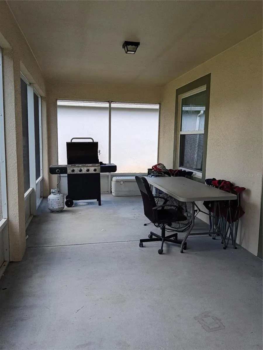 Screened-in Porch