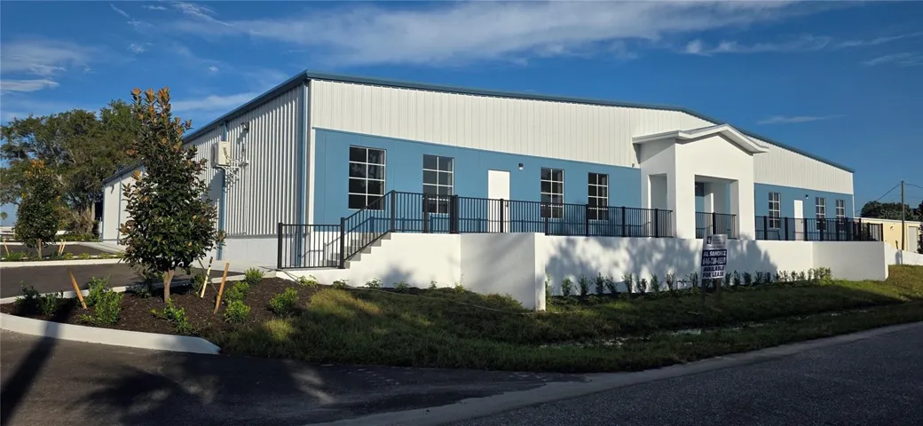 Building front Westside
