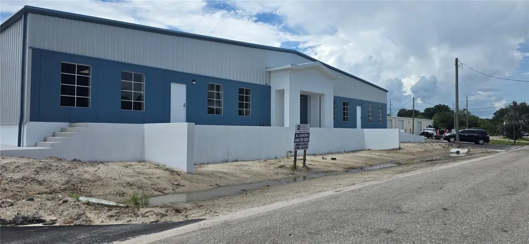 Building front Westside