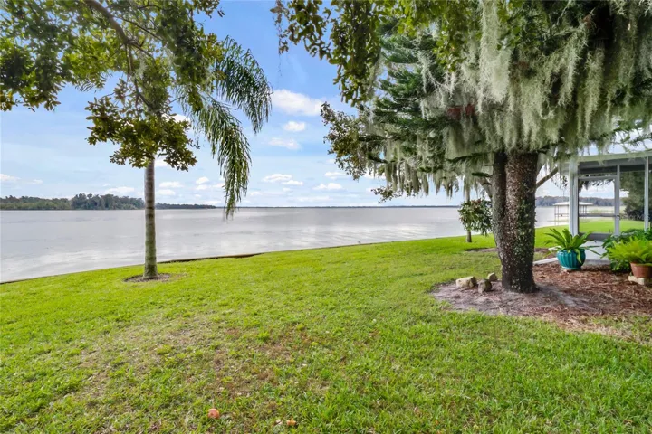 Expansive Lakefront Views