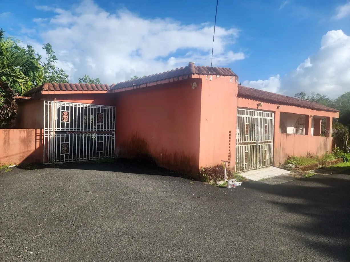 Front view of home
