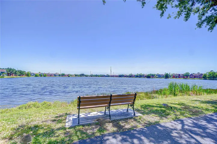 Come sit relax and enjoy this serene lake