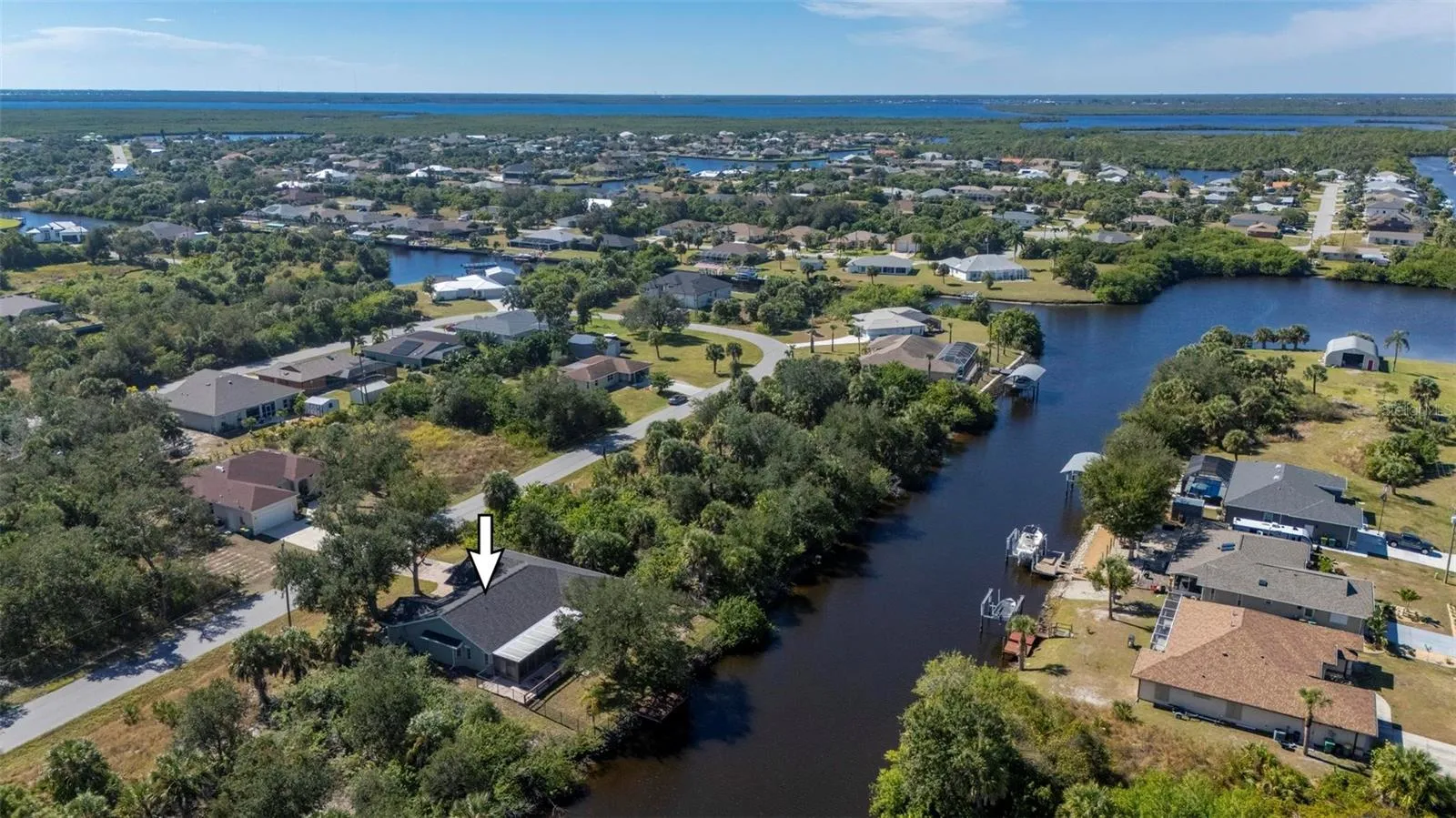 Breathtaking waterfront living