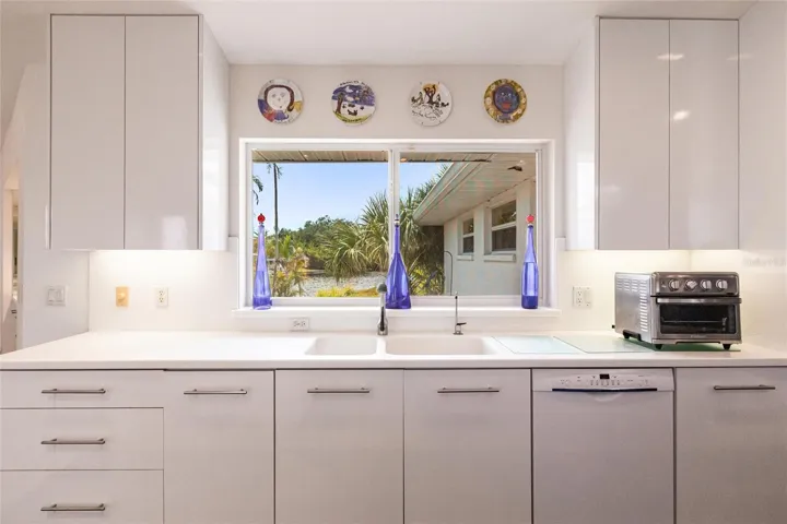 12439 Prather AveKitchen
