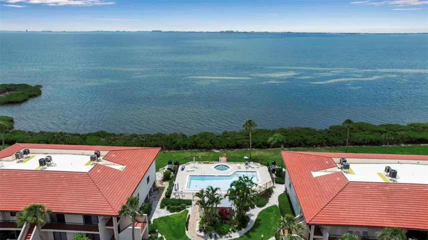 Community Pool and Spa right on Sarasota Bay front