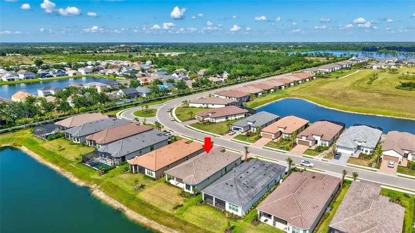 Aerial of Esplanade at the Heights