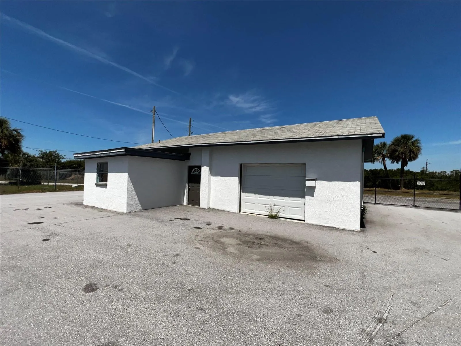 1200' Building