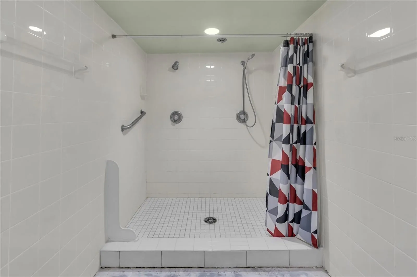 Spa Showers - Men &amp; Ladies