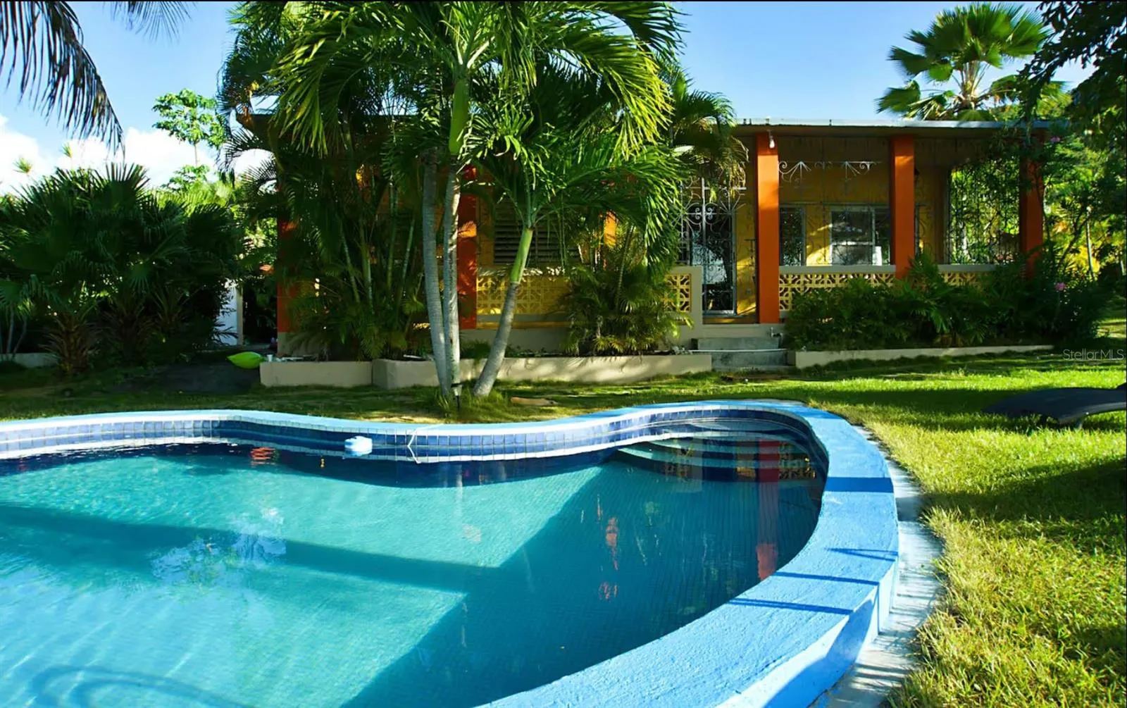 Upper Pool/Big House