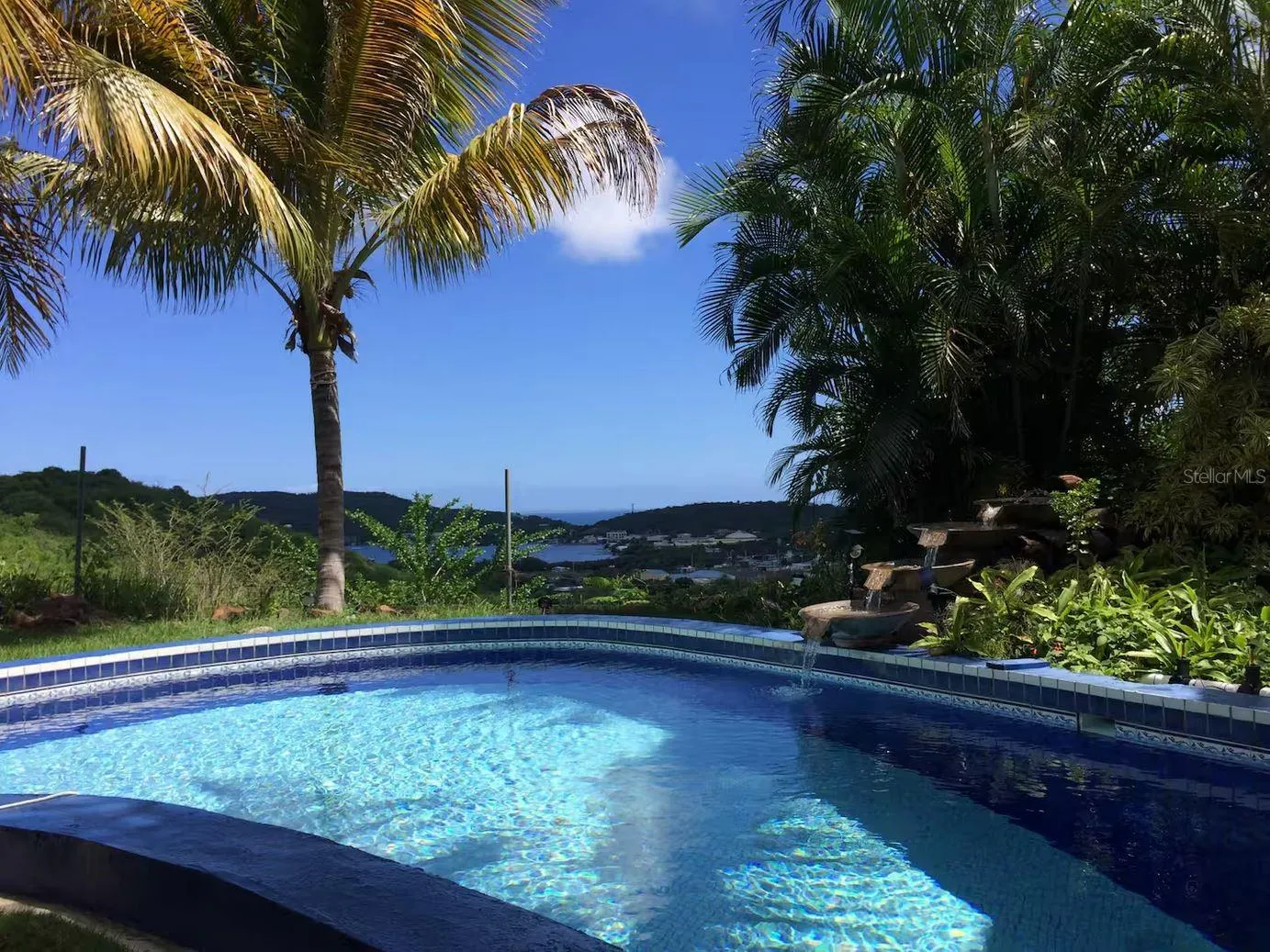 Grounds/Upper Pool/View
