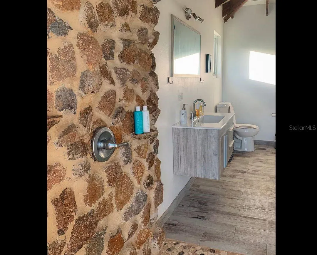 Casa Anya Bathroom