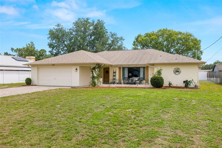 Welcome home to this 3 bed/2 bath POOL home in the heart of Spring Hill!