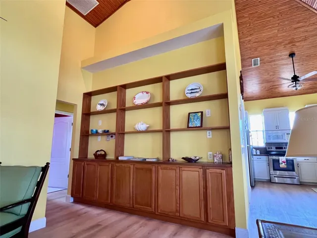 New built-in shelving unit