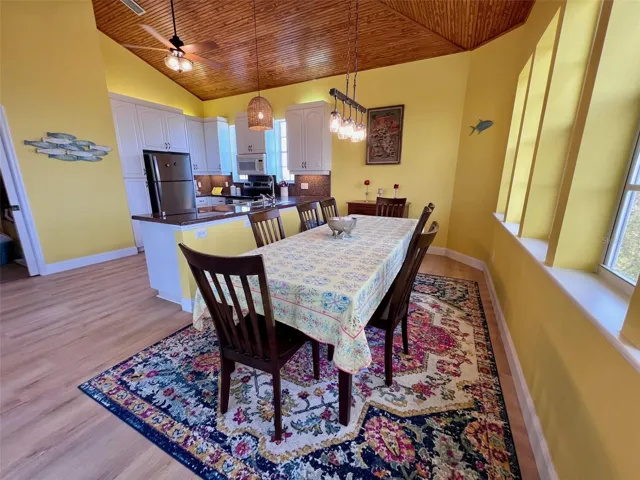 Second level dining room