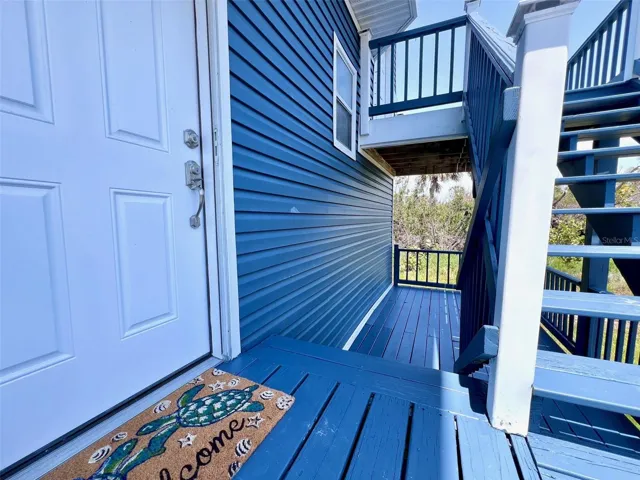 Front deck for first level.