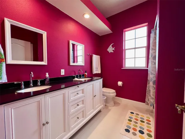 Second level guest bath