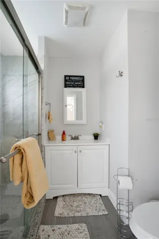 Outdoor Full Bathroom