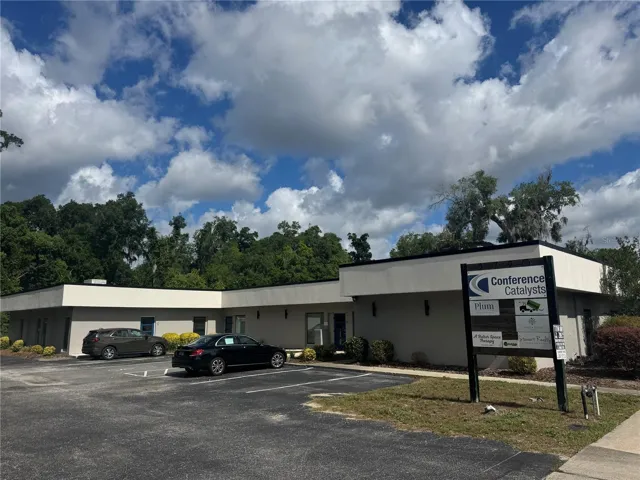 2720 Exterior