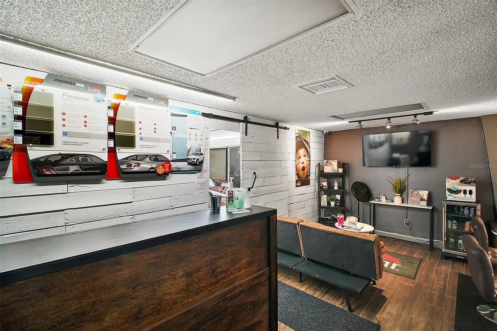 3111 Reception area