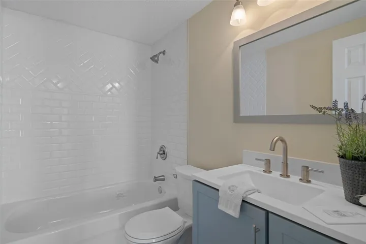 Hallway Bathroom - updated all new