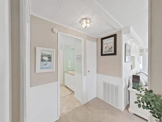 Guest Bathroom off the small hallway