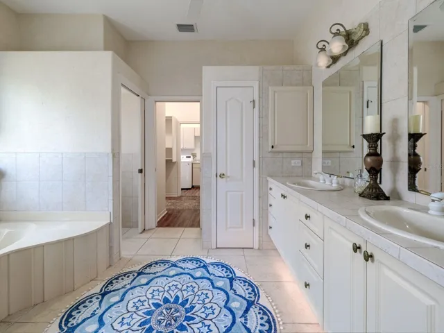 Primary en suite