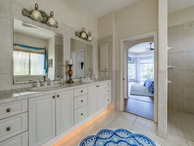 Primary en suite