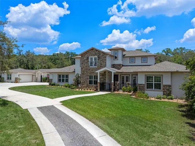 Main House w/3 car garage