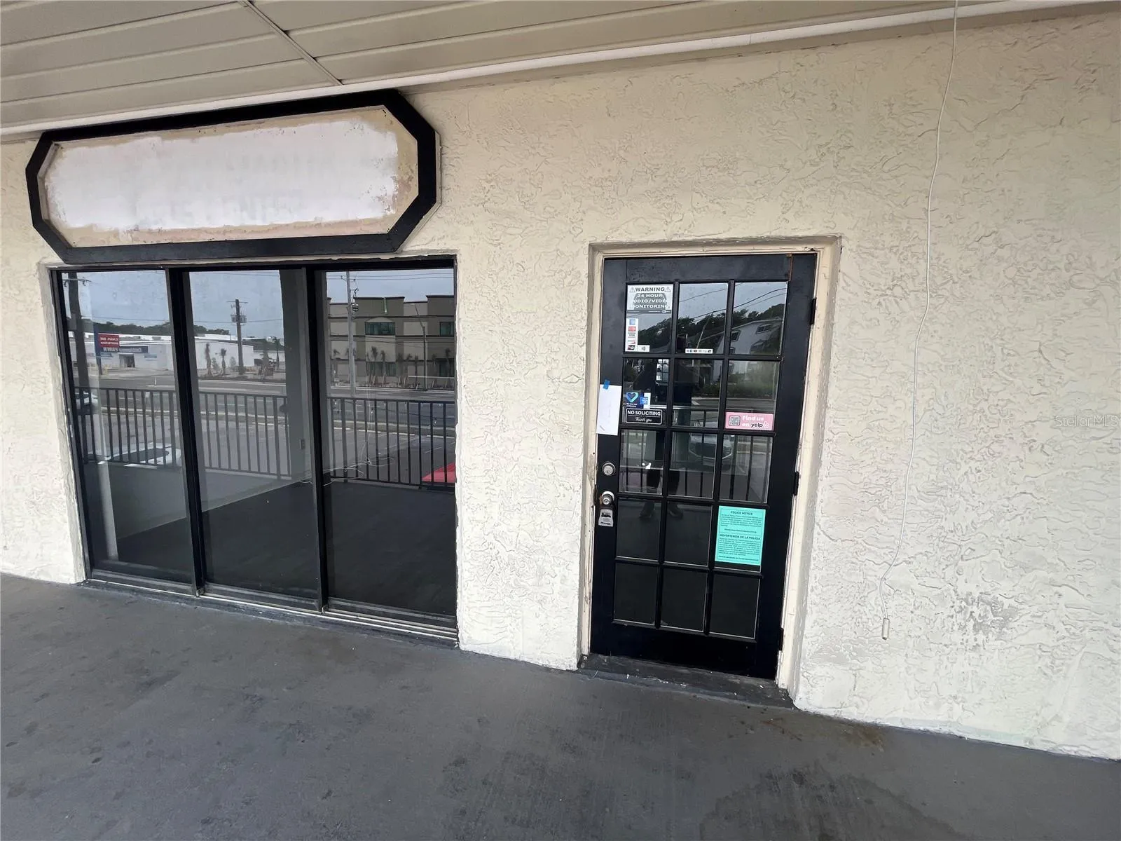 Suite 203 - 940 SF